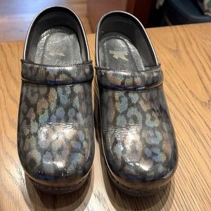 Dansko Nursing Clogs Lt Pro Metallic Spots Patent